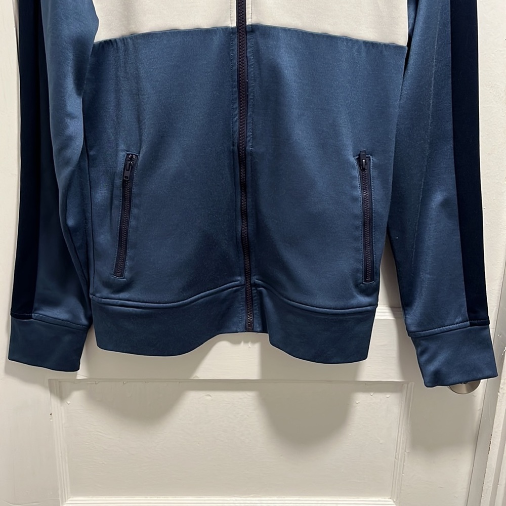 Express Sweatshirt - Picture 3 of 11